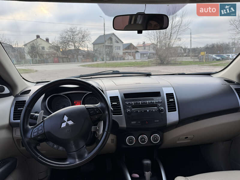 Позашляховик / Кросовер Mitsubishi Outlander 2007 в Чернігові