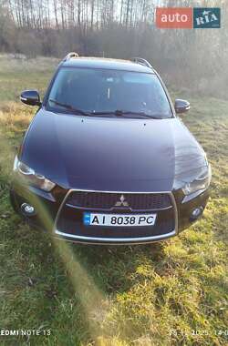 Позашляховик / Кросовер Mitsubishi Outlander 2010 в Звягелі