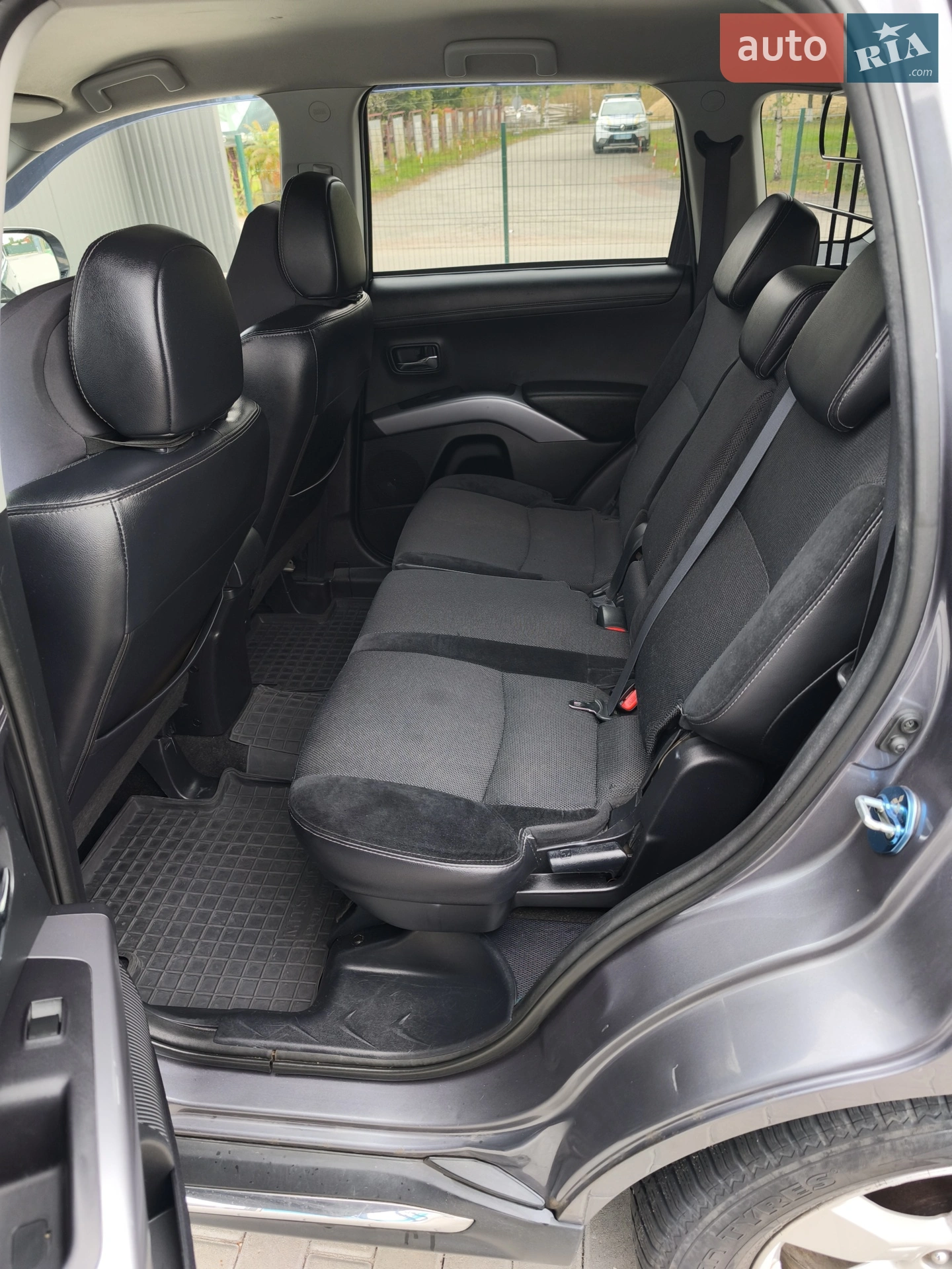 2010 Mitsubishi Outlander - мініатюра 9