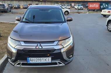 Позашляховик / Кросовер Mitsubishi Outlander 2018 в Дніпрі