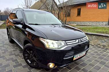 Внедорожник / Кроссовер Mitsubishi Outlander 2012 в Хороле