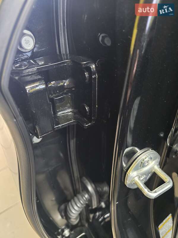 Позашляховик / Кросовер Mitsubishi Outlander 2023 в Кривому Розі