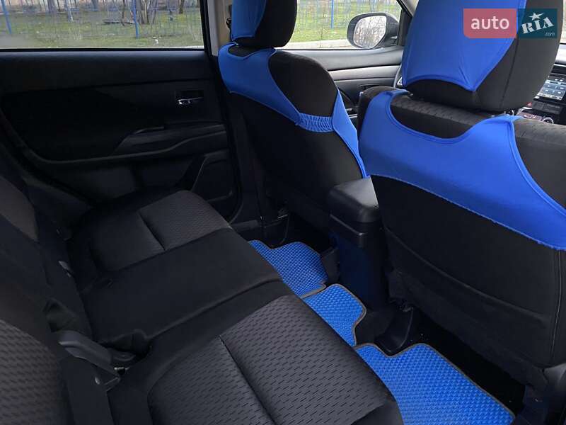 Позашляховик / Кросовер Mitsubishi Outlander 2013 в Миколаєві