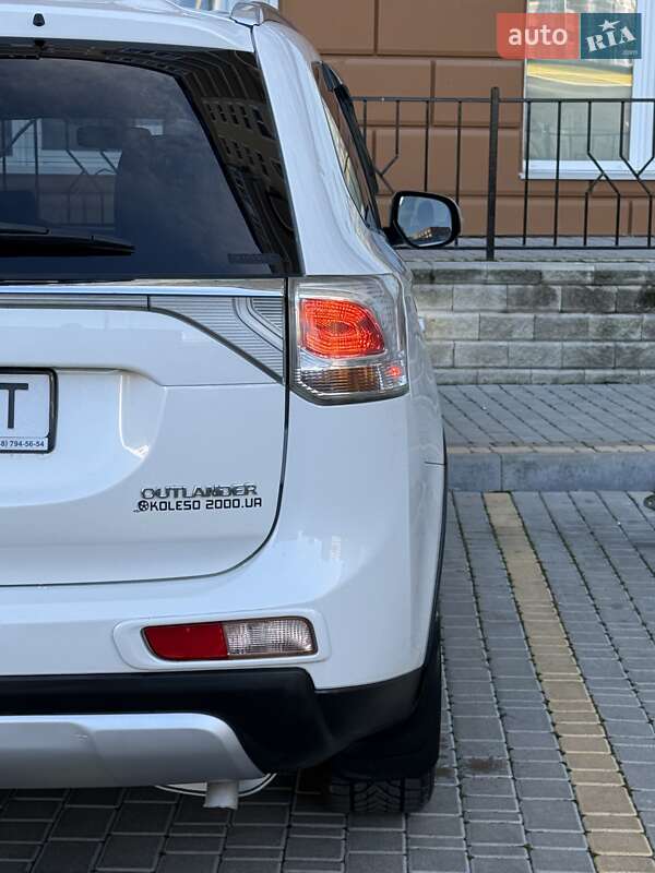 Внедорожник / Кроссовер Mitsubishi Outlander 2014 в Одессе