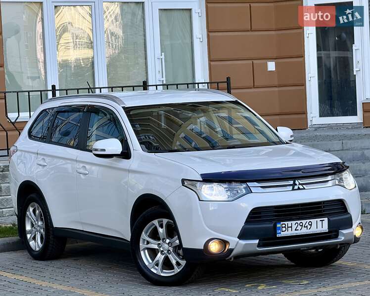 Внедорожник / Кроссовер Mitsubishi Outlander 2014 в Одессе