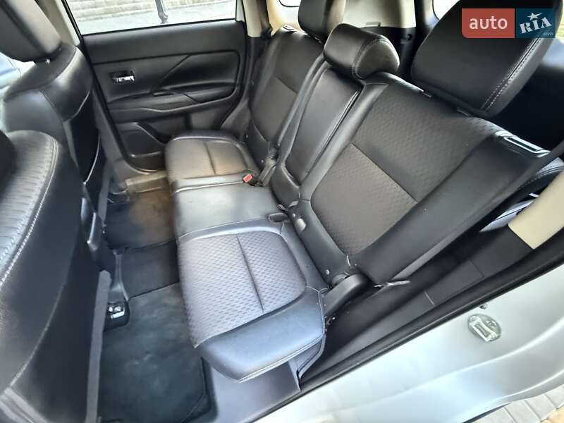 Внедорожник / Кроссовер Mitsubishi Outlander 2014 в Одессе