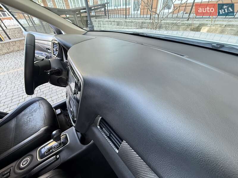 Внедорожник / Кроссовер Mitsubishi Outlander 2014 в Одессе