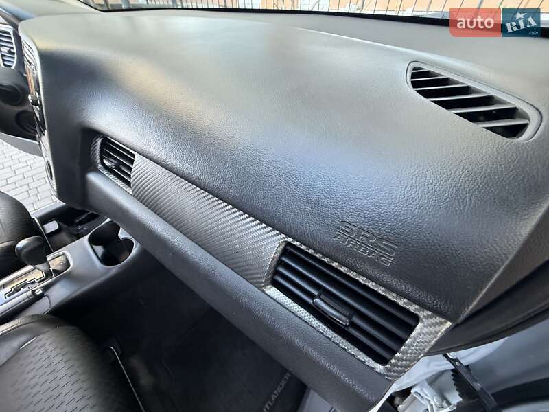 Внедорожник / Кроссовер Mitsubishi Outlander 2014 в Одессе