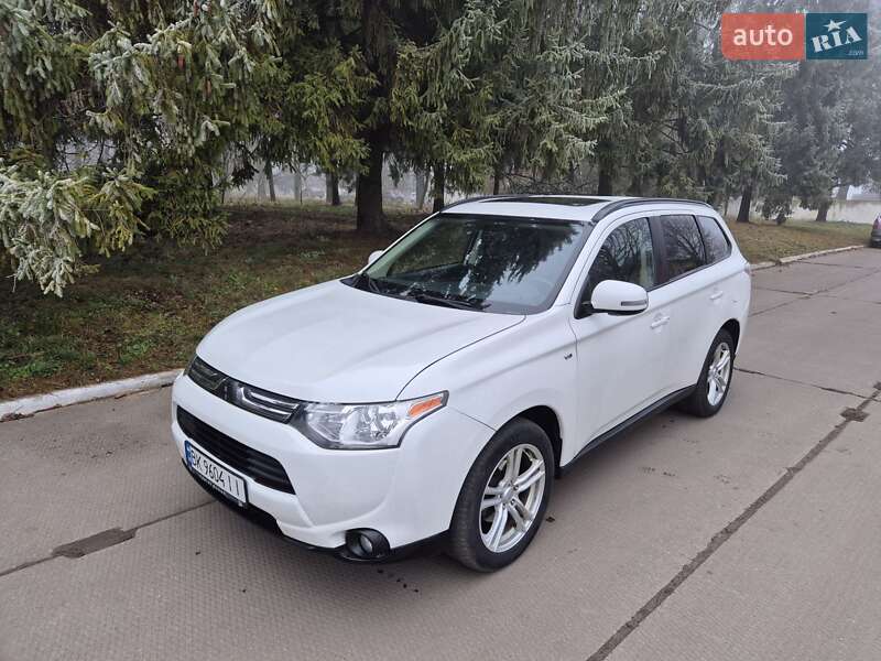 Mitsubishi Outlander 2014
