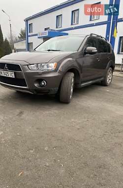Внедорожник / Кроссовер Mitsubishi Outlander 2010 в Сарнах