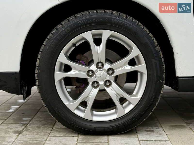 Внедорожник / Кроссовер Mitsubishi Outlander 2012 в Тернополе