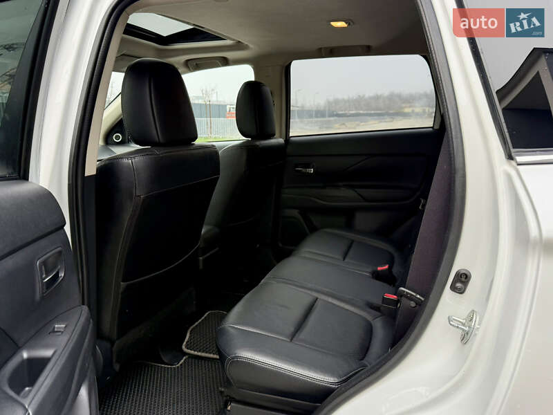 Внедорожник / Кроссовер Mitsubishi Outlander 2012 в Тернополе