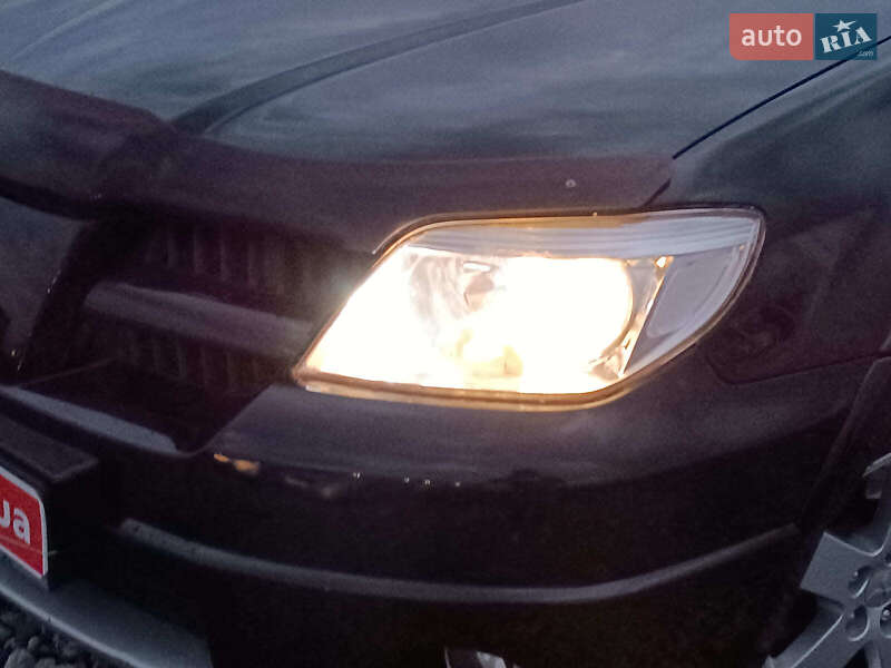 Позашляховик / Кросовер Mitsubishi Outlander 2008 в Львові