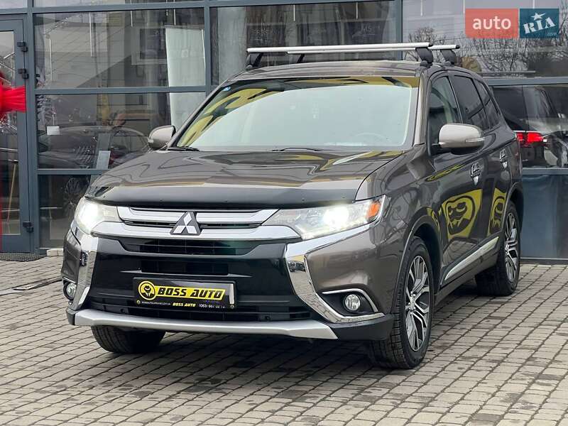 Позашляховик / Кросовер Mitsubishi Outlander 2016 в Івано-Франківську