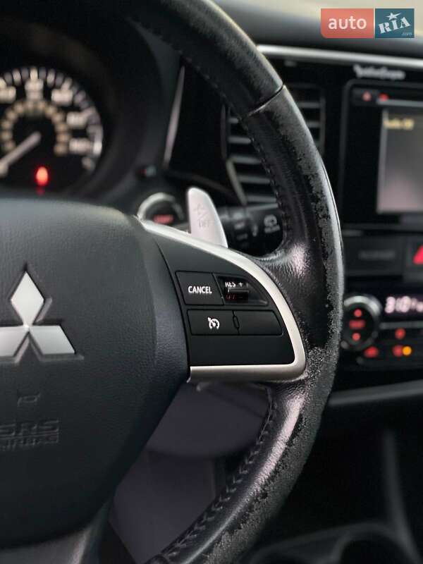 Позашляховик / Кросовер Mitsubishi Outlander 2015 в Києві фото 27 Позашляховик / Кросовер Mitsubishi Outlander 2015 в Києві