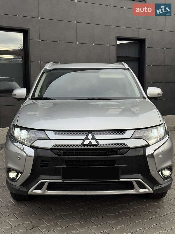 Позашляховик / Кросовер Mitsubishi Outlander 2018 в Києві фото 4 Позашляховик / Кросовер Mitsubishi Outlander 2018 в Києві