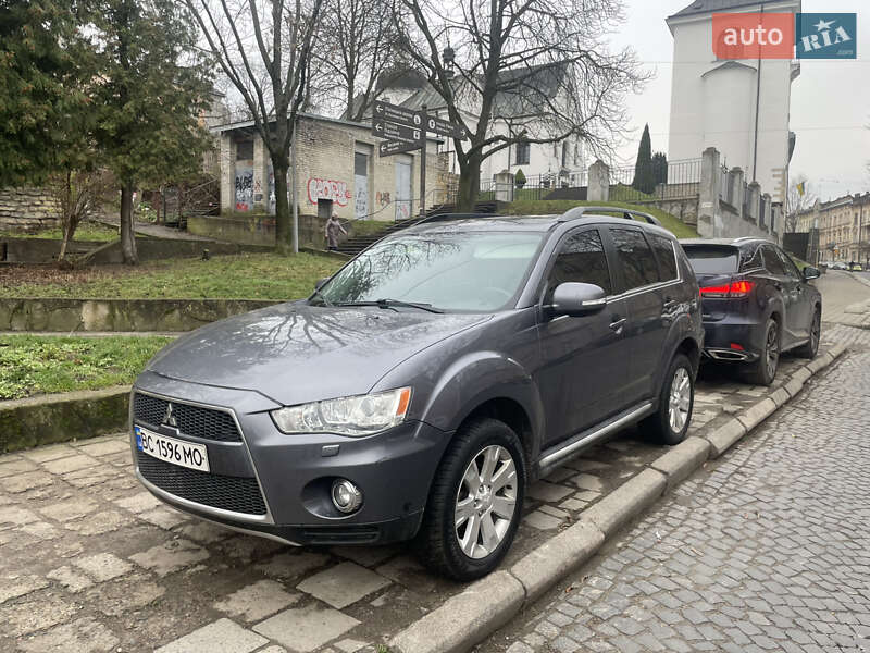 Позашляховик / Кросовер Mitsubishi Outlander 2011 в Львові