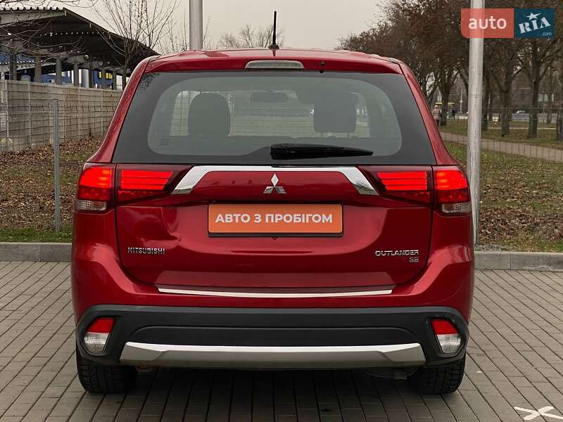 Позашляховик / Кросовер Mitsubishi Outlander 2015 в Дніпрі