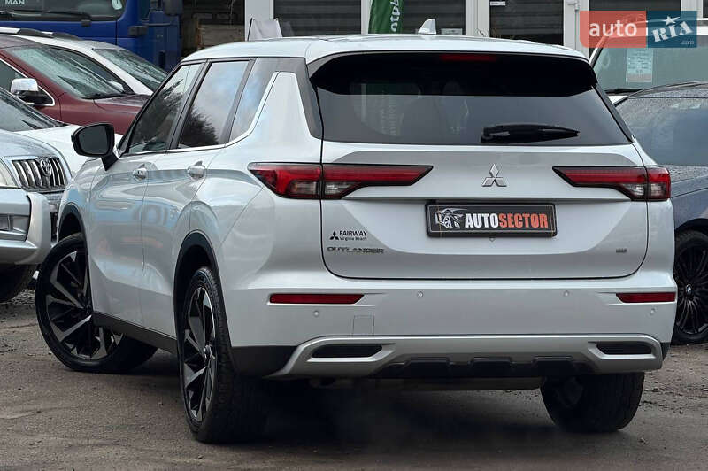 Позашляховик / Кросовер Mitsubishi Outlander 2021 в Харкові