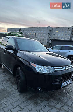Позашляховик / Кросовер Mitsubishi Outlander 2013 в Сокалі