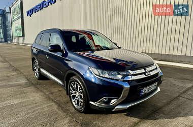 Позашляховик / Кросовер Mitsubishi Outlander 2016 в Чернівцях