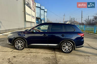 Позашляховик / Кросовер Mitsubishi Outlander 2016 в Чернівцях