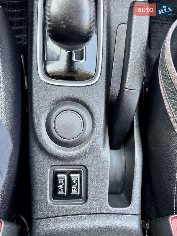 Позашляховик / Кросовер Mitsubishi Outlander 2016 в Чернівцях