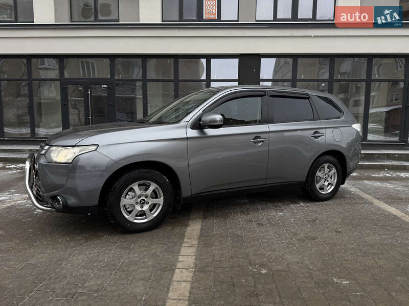 Позашляховик / Кросовер Mitsubishi Outlander 2014 в Івано-Франківську фото 2 Позашляховик / Кросовер Mitsubishi Outlander 2014 в Івано-Франківську