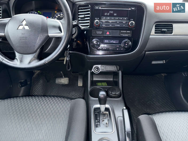 Позашляховик / Кросовер Mitsubishi Outlander 2014 в Івано-Франківську фото 53 Позашляховик / Кросовер Mitsubishi Outlander 2014 в Івано-Франківську