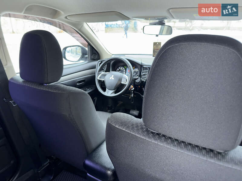 Позашляховик / Кросовер Mitsubishi Outlander 2014 в Івано-Франківську фото 60 Позашляховик / Кросовер Mitsubishi Outlander 2014 в Івано-Франківську