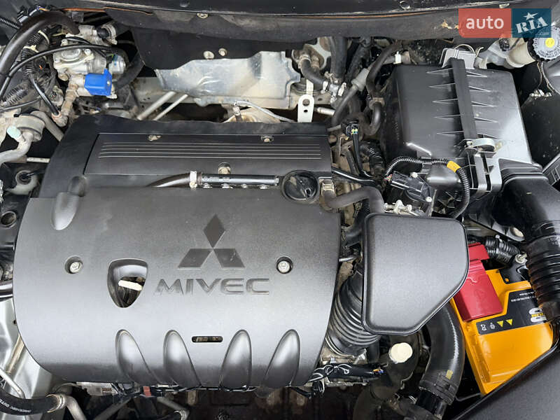 Позашляховик / Кросовер Mitsubishi Outlander 2014 в Івано-Франківську фото 68 Позашляховик / Кросовер Mitsubishi Outlander 2014 в Івано-Франківську