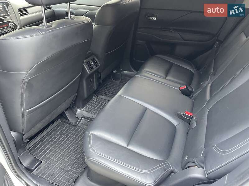 Позашляховик / Кросовер Mitsubishi Outlander 2018 в Миколаєві
