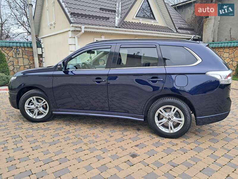 Позашляховик / Кросовер Mitsubishi Outlander 2013 в Могилів-Подільському