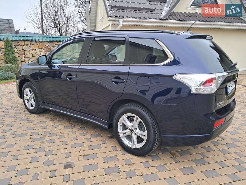 Позашляховик / Кросовер Mitsubishi Outlander 2013 в Могилів-Подільському