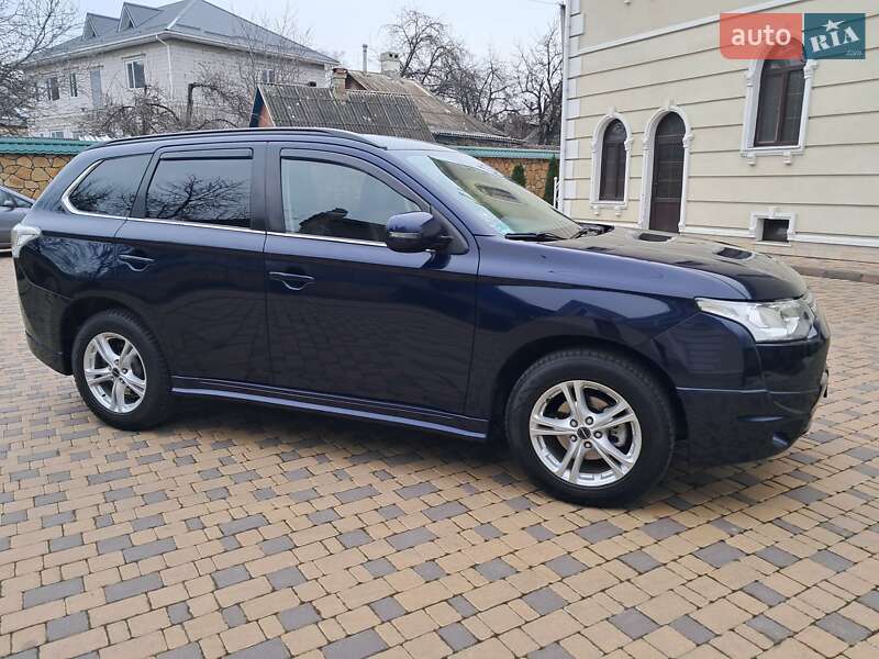 Позашляховик / Кросовер Mitsubishi Outlander 2013 в Могилів-Подільському