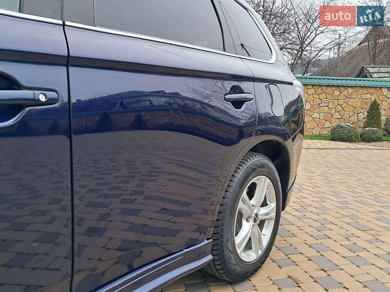 Позашляховик / Кросовер Mitsubishi Outlander 2013 в Могилів-Подільському