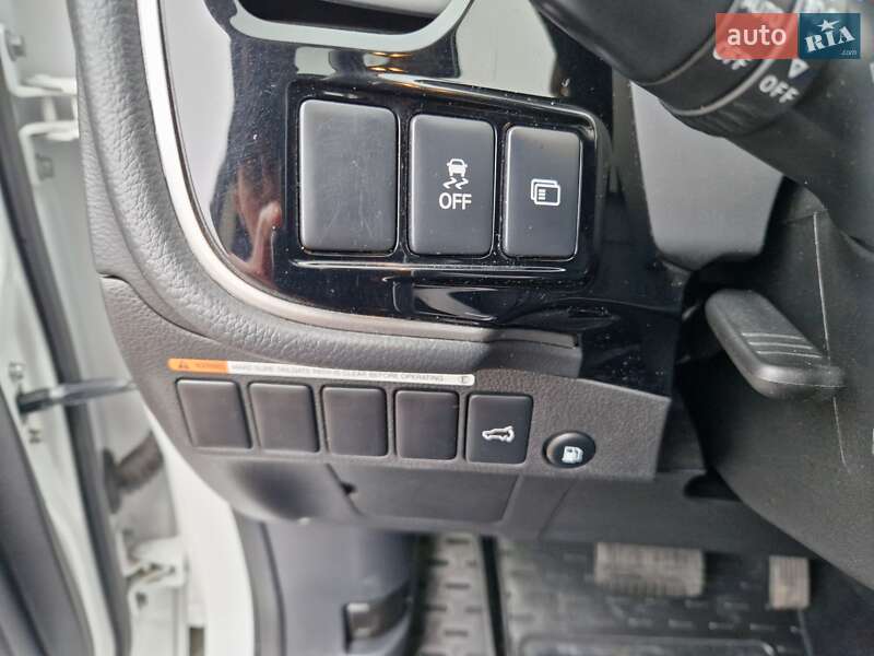 Позашляховик / Кросовер Mitsubishi Outlander 2020 в Дніпрі