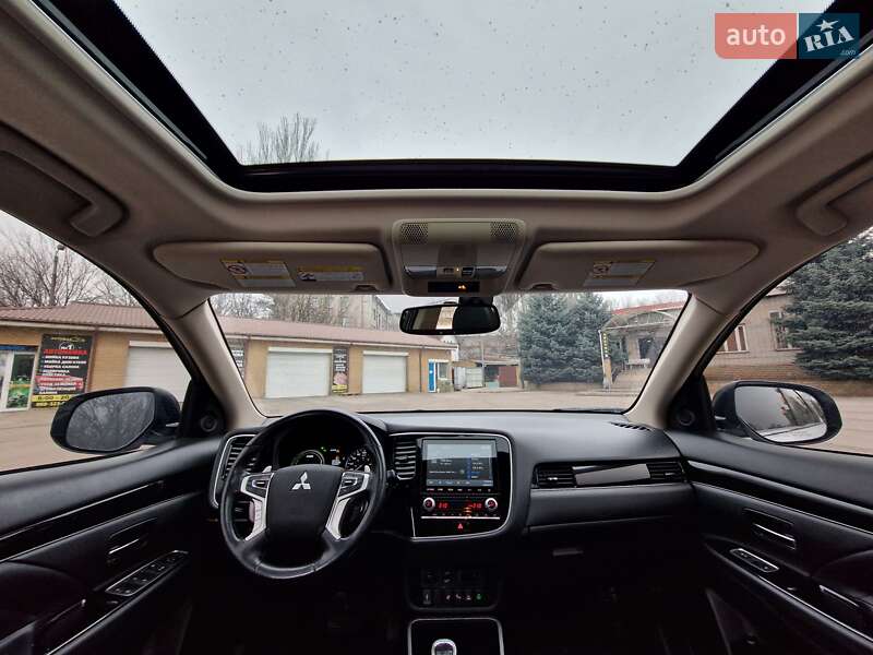 Позашляховик / Кросовер Mitsubishi Outlander 2020 в Дніпрі