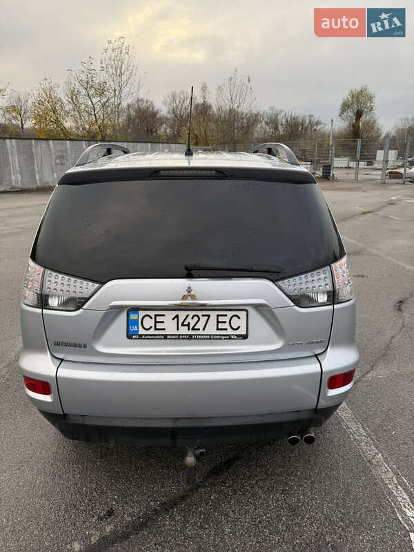 Внедорожник / Кроссовер Mitsubishi Outlander 2012 в Черновцах