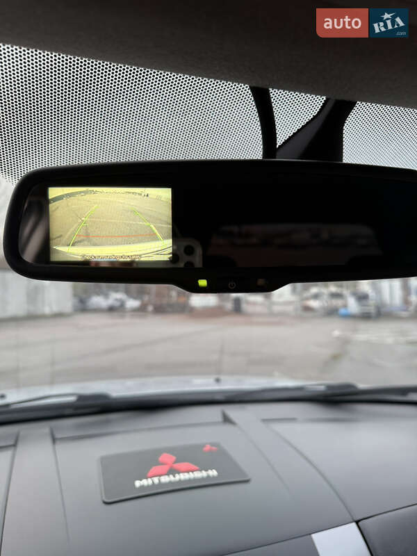 Внедорожник / Кроссовер Mitsubishi Outlander 2012 в Черновцах