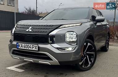 Внедорожник / Кроссовер Mitsubishi Outlander 2021 в Киеве