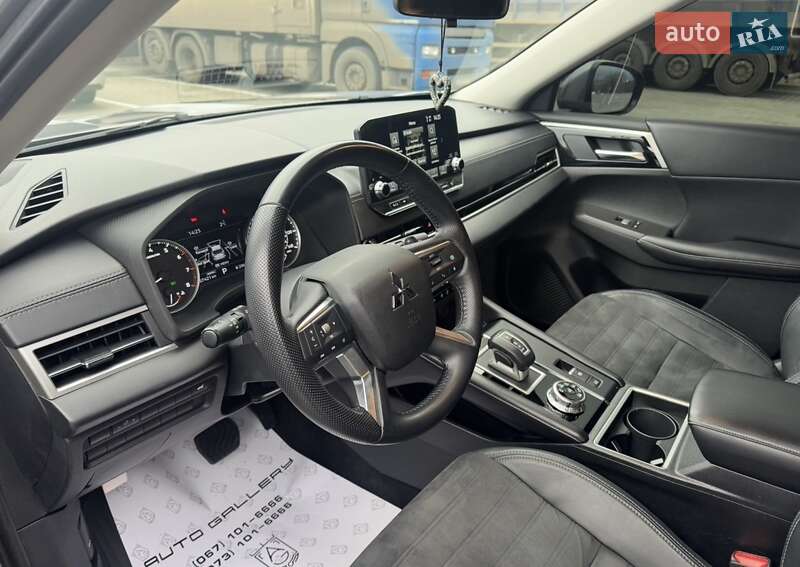 Позашляховик / Кросовер Mitsubishi Outlander 2021 в Києві