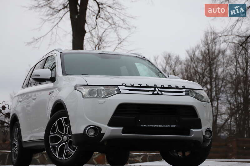 Позашляховик / Кросовер Mitsubishi Outlander 2015 в Трускавці фото 5 Позашляховик / Кросовер Mitsubishi Outlander 2015 в Трускавці