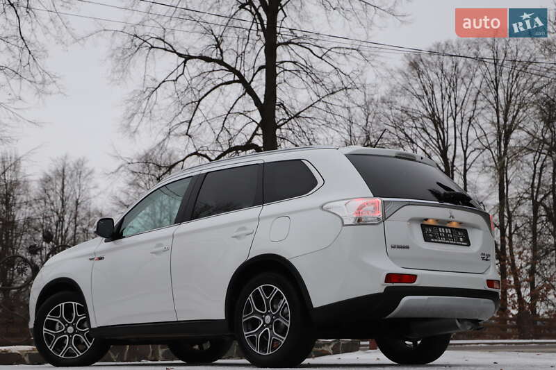 Позашляховик / Кросовер Mitsubishi Outlander 2015 в Трускавці фото 30 Позашляховик / Кросовер Mitsubishi Outlander 2015 в Трускавці