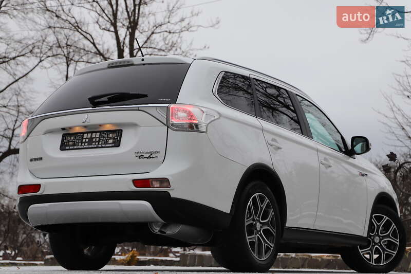 Позашляховик / Кросовер Mitsubishi Outlander 2015 в Трускавці фото 34 Позашляховик / Кросовер Mitsubishi Outlander 2015 в Трускавці