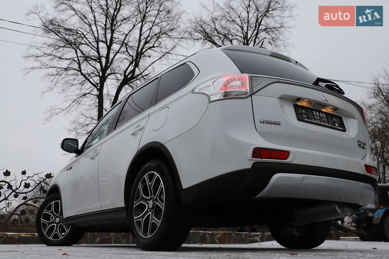 Позашляховик / Кросовер Mitsubishi Outlander 2015 в Трускавці фото 44 Позашляховик / Кросовер Mitsubishi Outlander 2015 в Трускавці