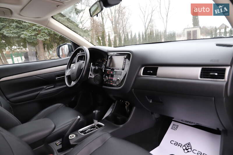 Позашляховик / Кросовер Mitsubishi Outlander 2015 в Трускавці фото 107 Позашляховик / Кросовер Mitsubishi Outlander 2015 в Трускавці