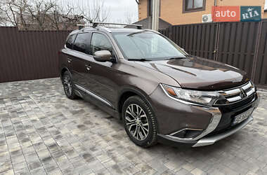 Позашляховик / Кросовер Mitsubishi Outlander 2015 в Вінниці