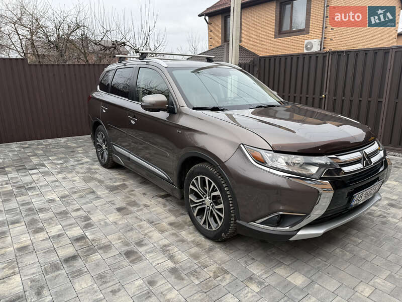Позашляховик / Кросовер Mitsubishi Outlander 2015 в Вінниці
