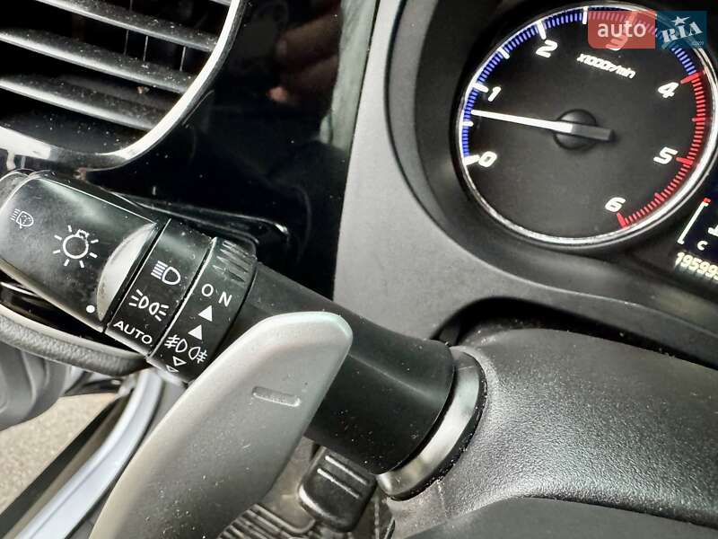 Внедорожник / Кроссовер Mitsubishi Outlander 2015 в Киеве